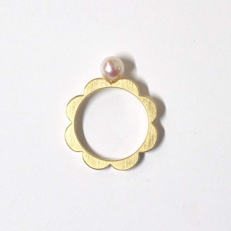 Akoya pearl flower ring, gold color - General Rings - Gemstone Gold