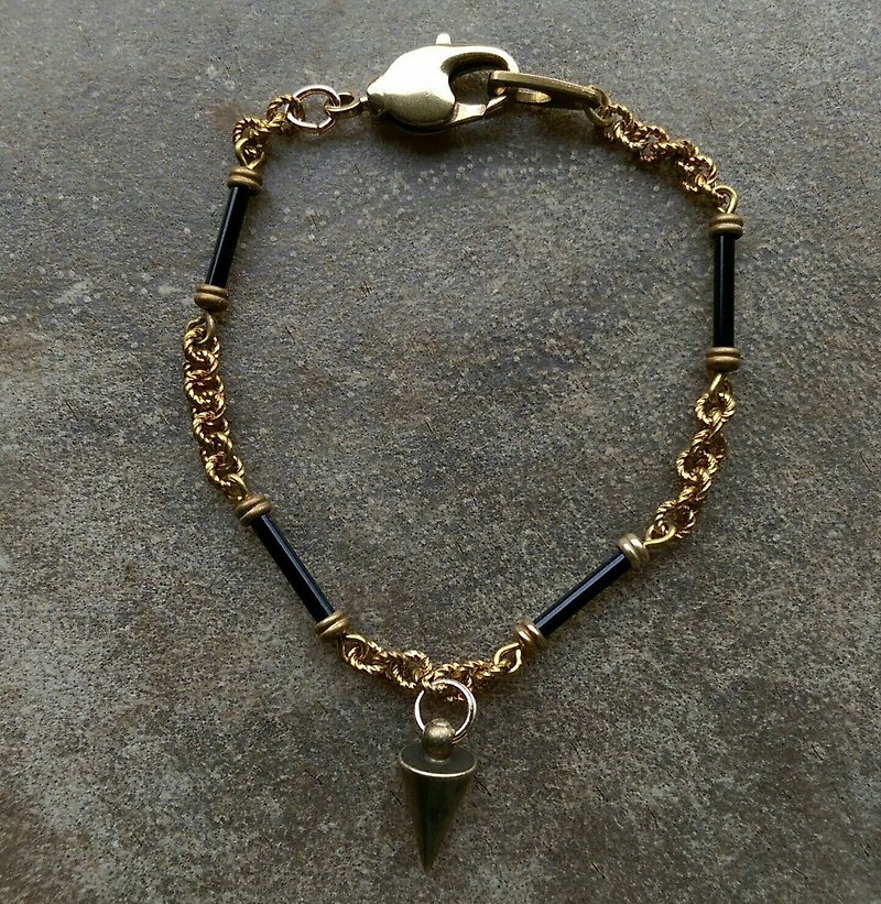 Vintage brass black glass Bracelet - สร้อยข้อมือ - เครื่องเพชรพลอย 