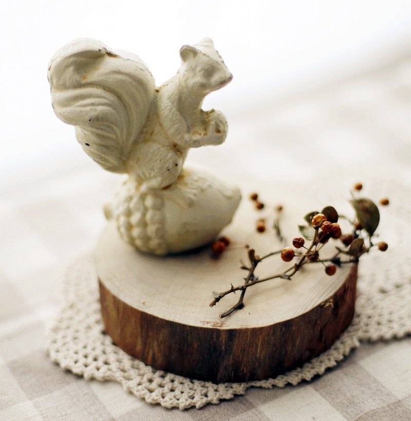 Good day [fetish] Japanese antique vintage ornaments squirrel - ของวางตกแต่ง - โลหะ ขาว