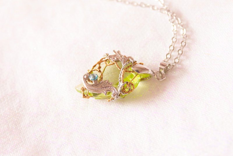 * * Sen Mi Luna Moon Elf Fantasy Fantasy crystal jewelry crystal necklace / limited edition - Necklaces - Gemstone Green