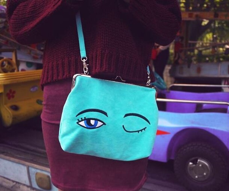 YIZISTORE mouth gold embroidery Shoulder Messenger Bag - pale blue eyes - Messenger Bags & Sling Bags - Other Materials Red