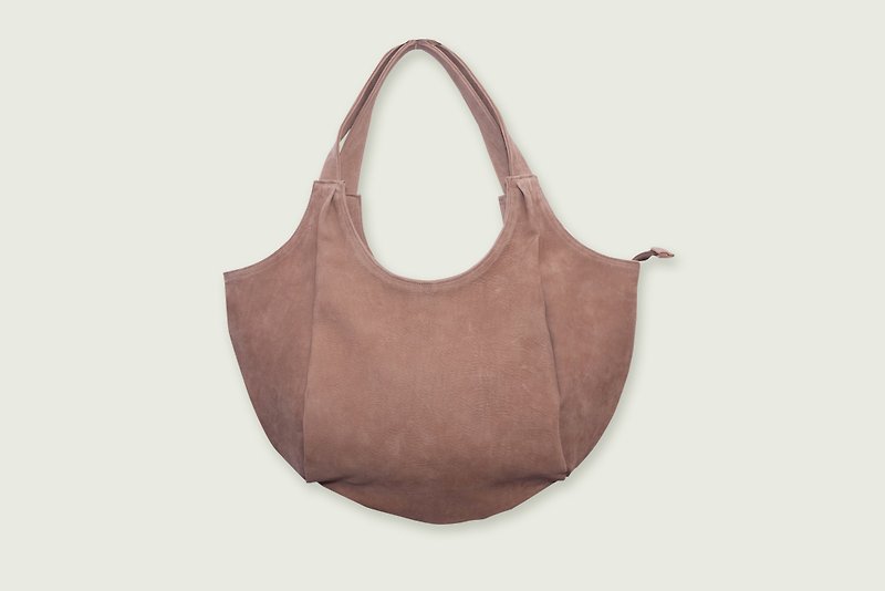 Six-piece three-dimensional cut bag! Saddle bag / half-moon bag handmade product - Messenger Bags & Sling Bags - Genuine Leather Khaki