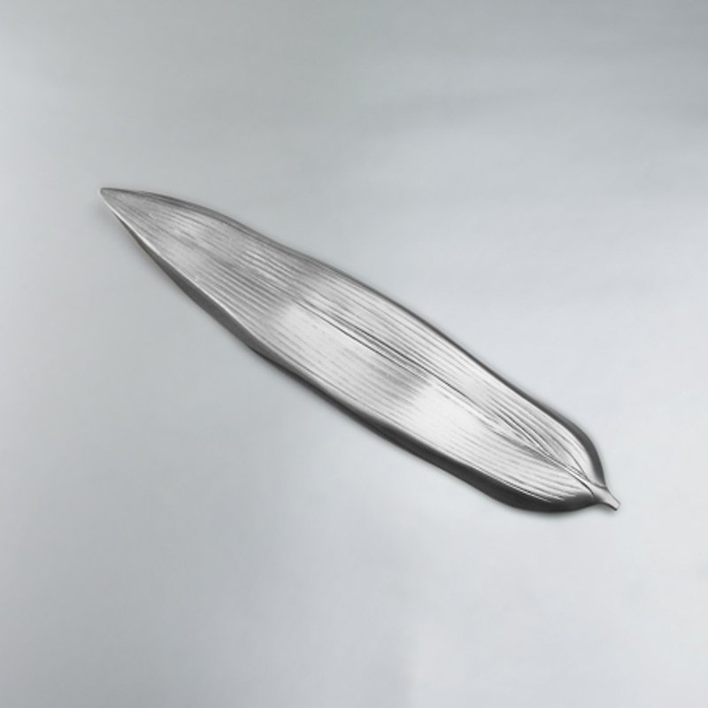 [Japan Shinko] Designer Series Role Series Bamboo Leaf Chopstick Holder (Silver Leaf) - Chopsticks - Stainless Steel Silver