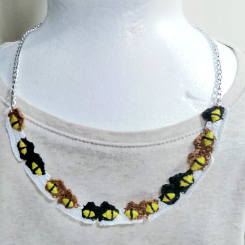 Seven curious cats crocheted embroidery necklace - Necklaces - Thread Multicolor
