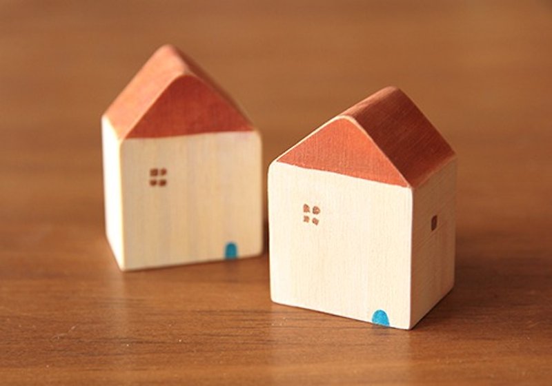 [Painted small wooden house / house series - gratification] - Wood, Bamboo & Paper - Wood Brown
