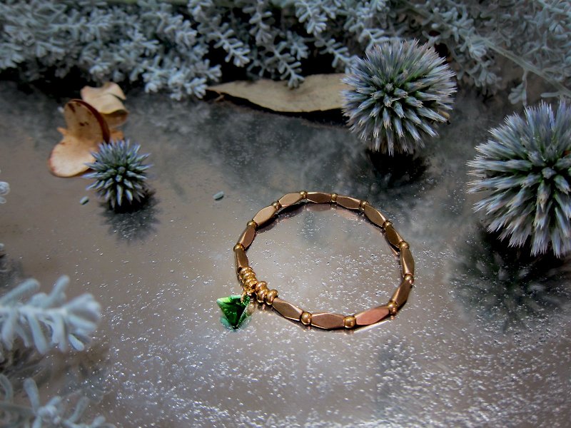 A touch of green -half's half of pure brass bracelet - Bracelets - Other Metals Green