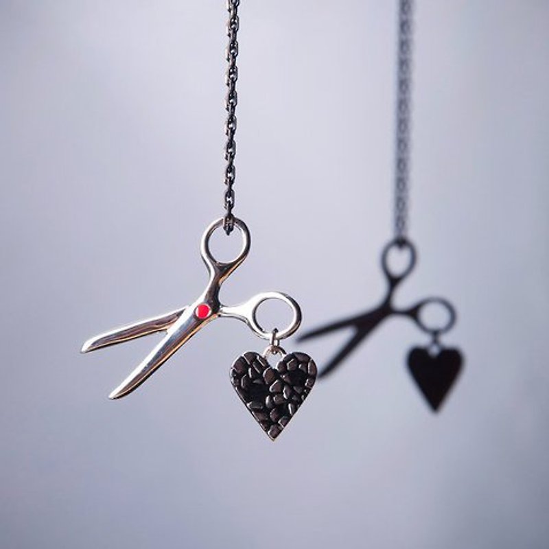Scissors & Shattered Heart Necklace, Scissors Necklace, Shattered Heart Pendant, Heart Necklace - สร้อยคอ - โลหะ 