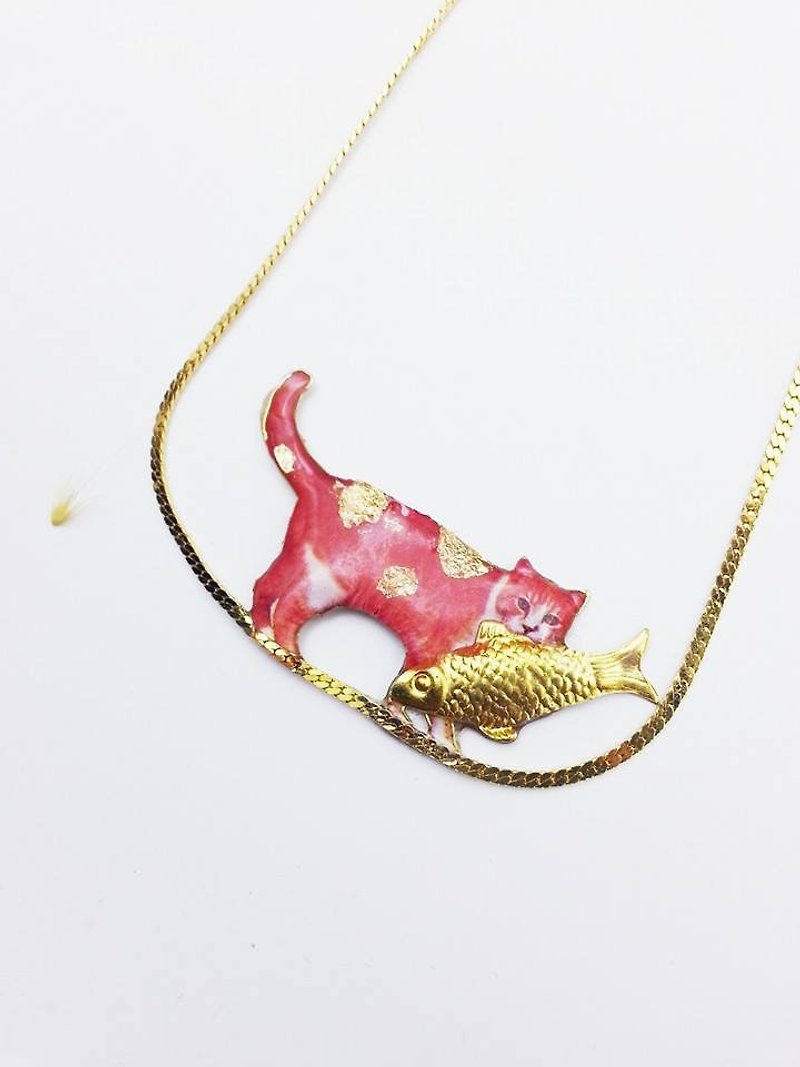 [Lost and find stolen goldfish cat neck] - Necklaces - Other Metals Yellow