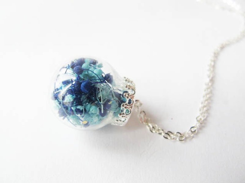 * Rosy Garden * blue glass ball necklace blending the stars - Chokers - Glass Blue