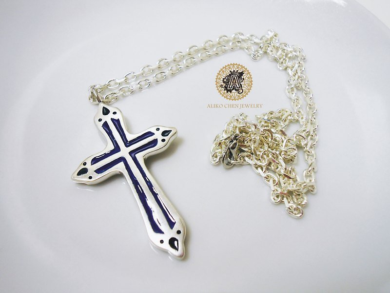Gothic pattern cross-sided enamel necklace male models - Necklaces - Other Metals 