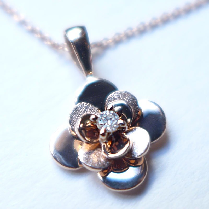 <<Tsubaki>> Japanese style Camellia natural diamond pendant - Necklaces - Gemstone Pink