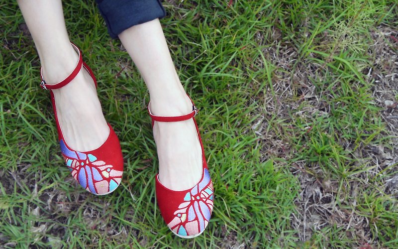 【輿圖鞋】柔軟簍空綁帶平底鞋(紅x彩) - 女款休閒鞋 - 真皮 紅色
