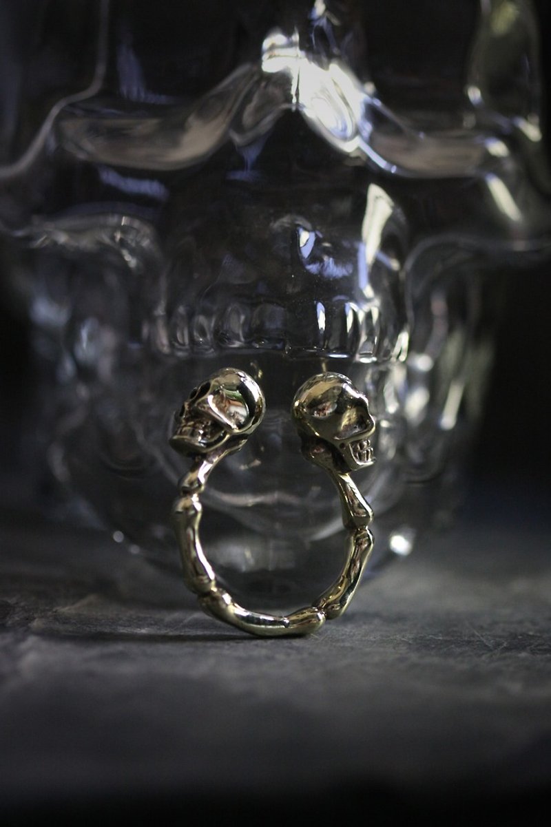 Defyによる2つの人間の頭蓋骨リング-クールダークスタイルのリング-DEFYによるオリジナルハンドメイド - リング - 金属 ゴールド