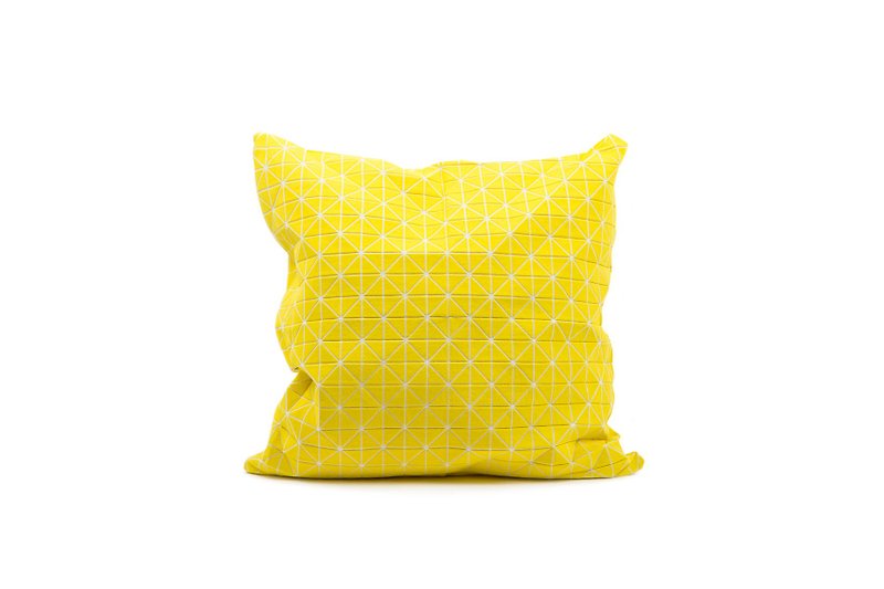 Geo Origami pillow yellow M - หมอน - วัสดุอื่นๆ สีเหลือง