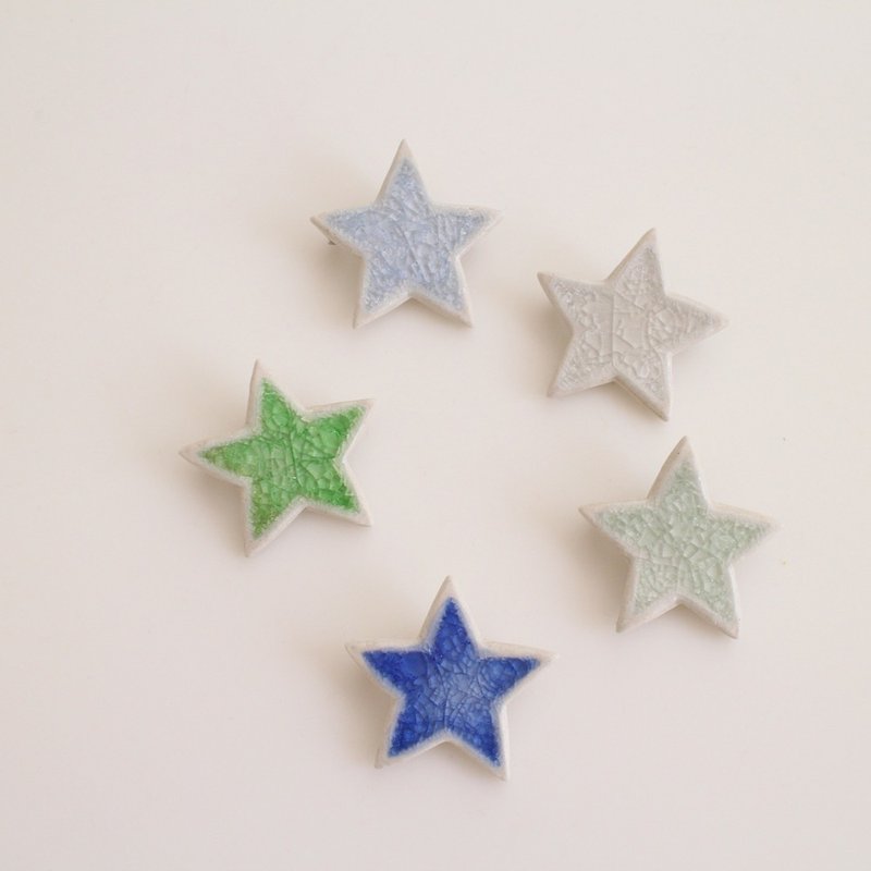 Glitter star brooch - เข็มกลัด - วัสดุอื่นๆ สีน้ำเงิน