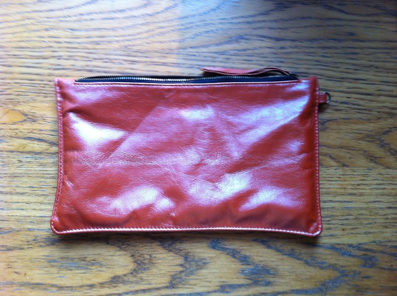 Italian leather with YKK zipper handbag - กระเป๋าถือ - วัสดุอื่นๆ สีนำ้ตาล