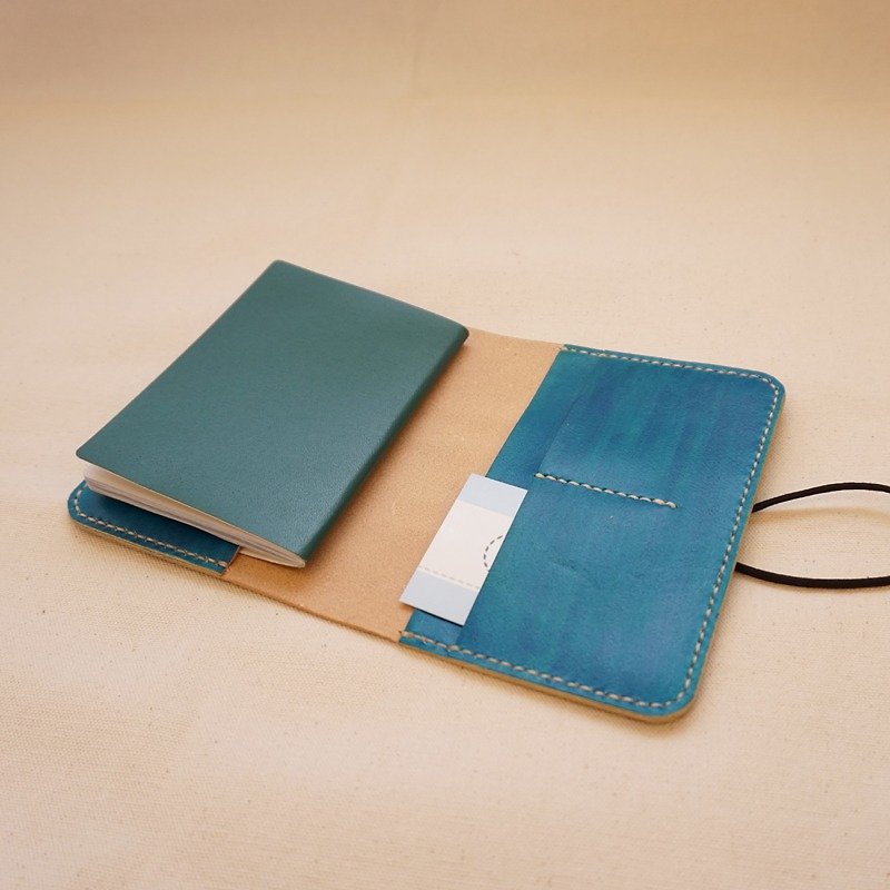 Hand dyed leather passport cover notebook cover-royal blue - ที่เก็บพาสปอร์ต - หนังแท้ สีน้ำเงิน