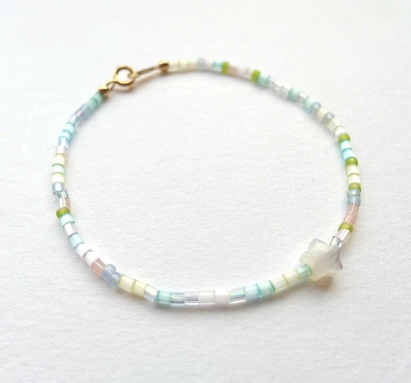 A little moonlight | small fresh color sugar natural butterfly star bracelet 14K gold Japanese style - Bracelets - Other Materials Multicolor
