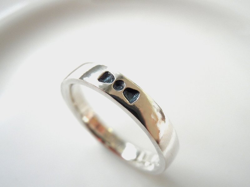 C%手工飾品----Bow tie 925純銀戒指 銀飾 交換禮物 - 戒指 - 其他金屬 灰色