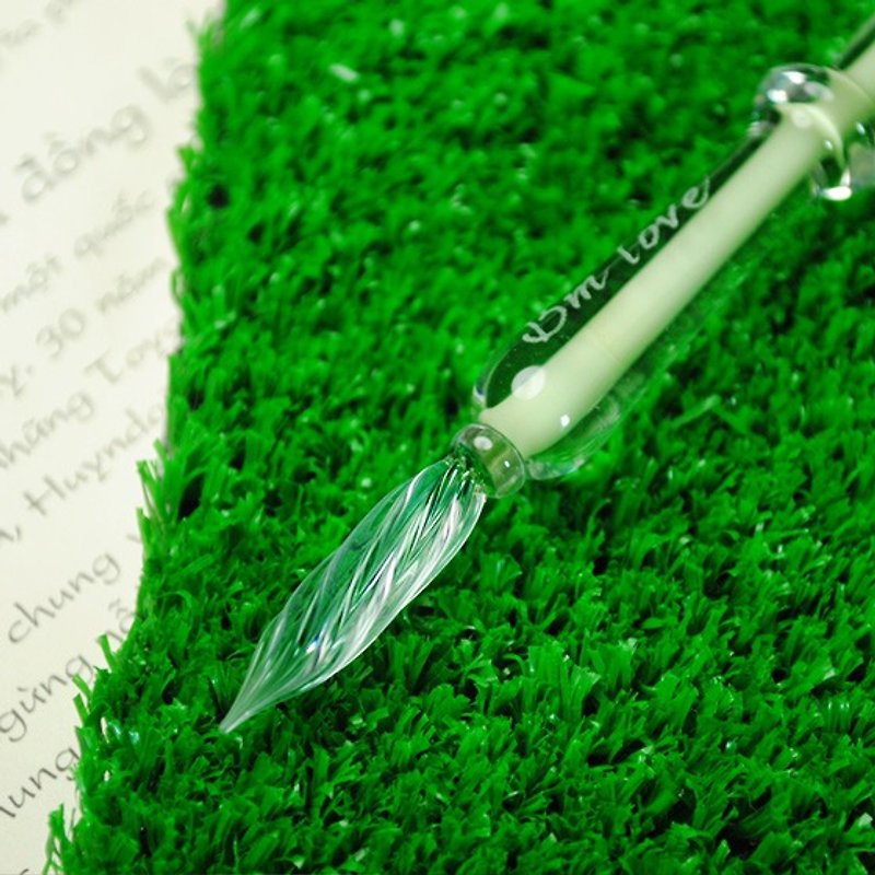[MSA GLASS ENGRAVING] (Clover green) crystal art glass sculpture color pen (including glass pen holder) valentine gift customized lettering (without ink) - แก้วไวน์ - แก้ว สีเขียว