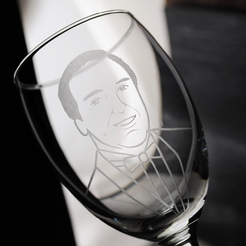 270cc【MSA肖像杯】(寫實版)送給外國朋友的訂製紅酒杯 刻字酒杯 客製化 - 似顏繪/人像畫 - 玻璃 黑色