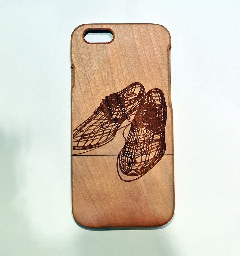 Customize wooden iPhone and Samsung case, personalized gift, The old shoes - เคส/ซองมือถือ - ไม้ 