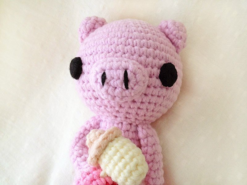 Bottle pig - baby rattle - Hand Knitting - print products - Kids' Toys - Acrylic Pink