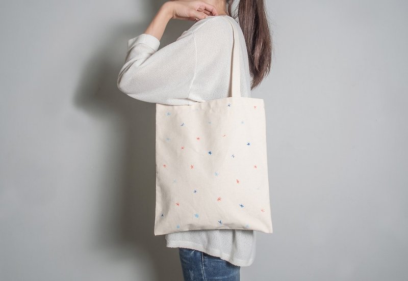 Hand-painted hand-printed cloth bag [flickering] single-sided / double-sided portable / shoulder back bright red and blue / pink and blue - กระเป๋าแมสเซนเจอร์ - ผ้าฝ้าย/ผ้าลินิน หลากหลายสี