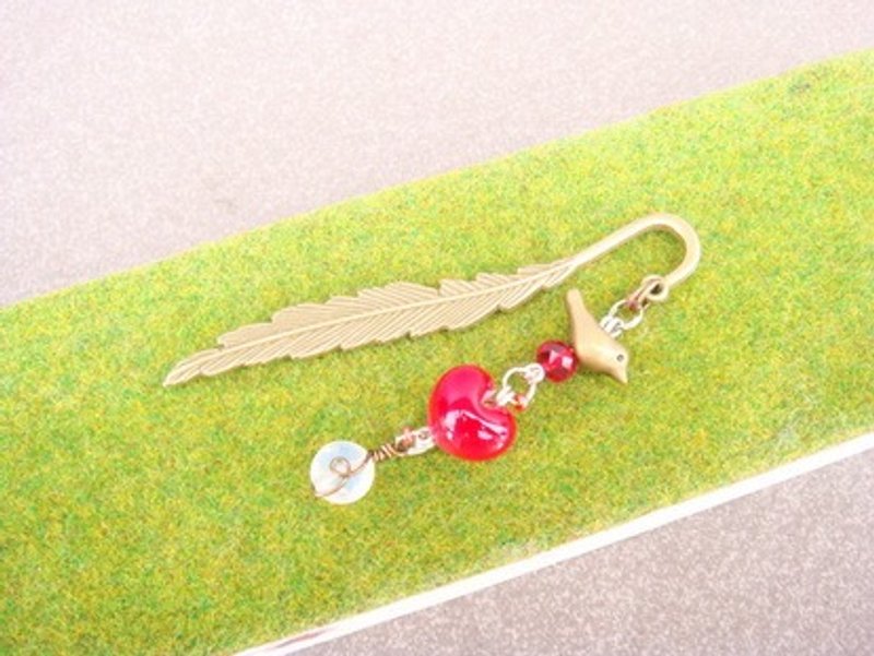 Grapefruit forest handmade glass - feather bookmarks (small) - obsession - อื่นๆ - แก้ว สีแดง