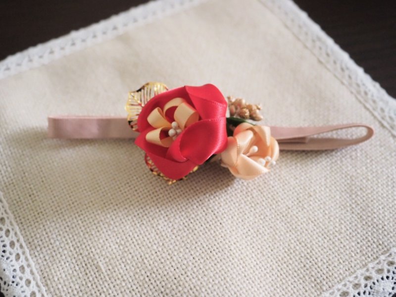 Handmade Ribbon flower Elastic Baby/Kid Headband - ผ้ากันเปื้อน - วัสดุอื่นๆ สีแดง