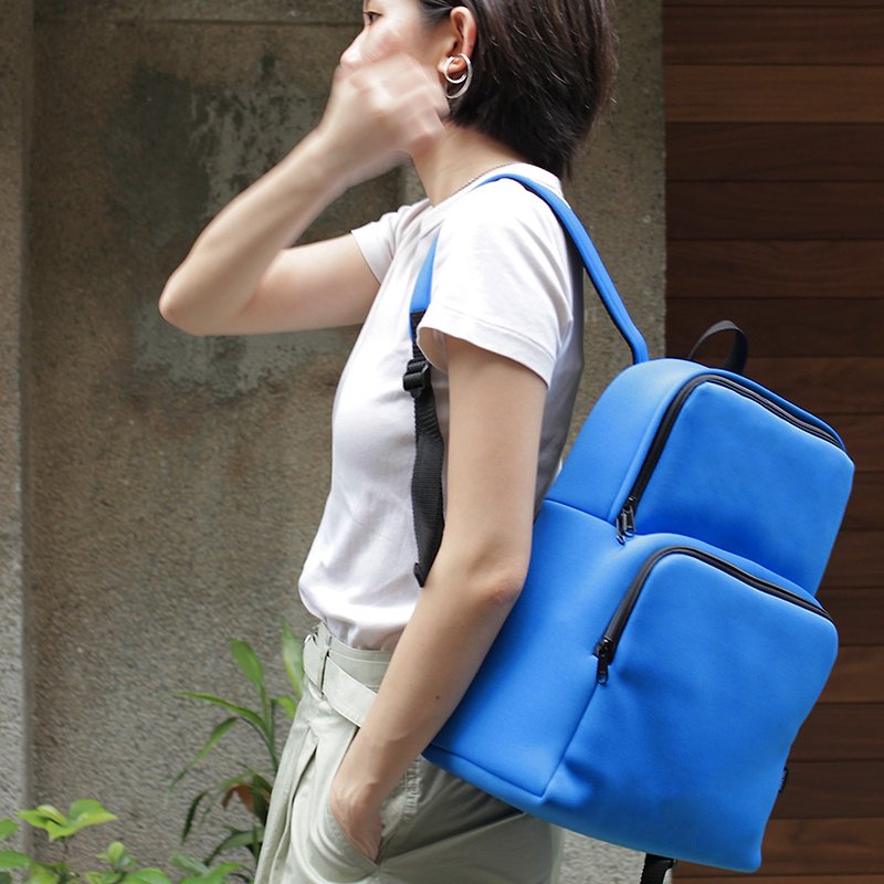 TAIPEI 防水輕量 15吋電腦後揹包 雙肩背包 - 後背包/書包 - 防水材質 藍色