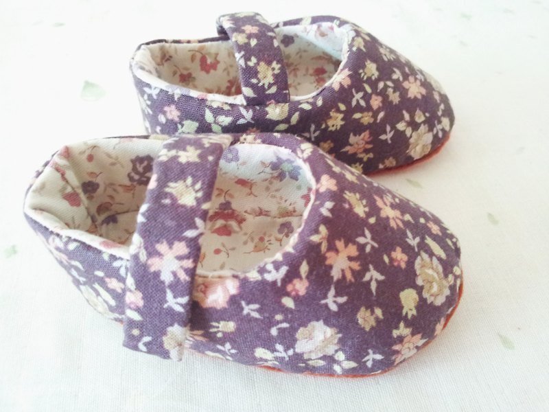 Coffee Floral Baby Shoes - รองเท้าเด็ก - วัสดุอื่นๆ สีนำ้ตาล