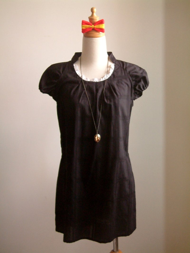 立ち襟付きの黒のロングドレス - その他 - その他の素材 ブラック