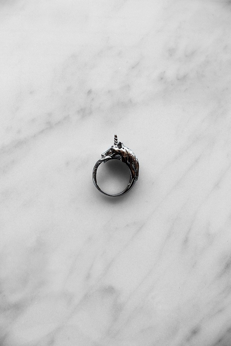 黑色獨角獸戒指 - 戒指 - 銅/黃銅 黑色