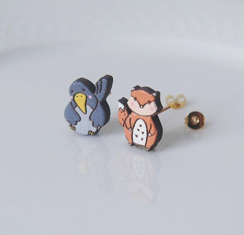 Wooden earring fox and crow