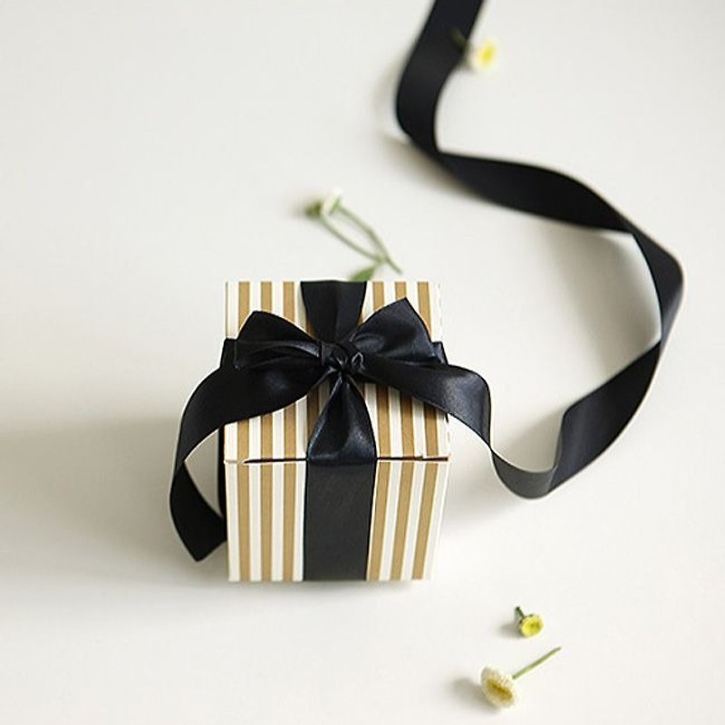Dailylike 派對方塊禮物盒組S-11 金色線條,E2D38919 - 包裝材料 - 紙 金色