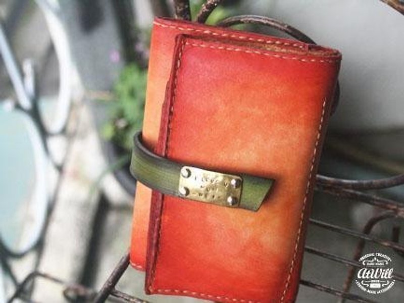 Atwill。 クリップ/カードホルダー+真鍮レタリングの手塗り牛革ボタン - オレンジxグリーン - 財布 - 革 グリーン