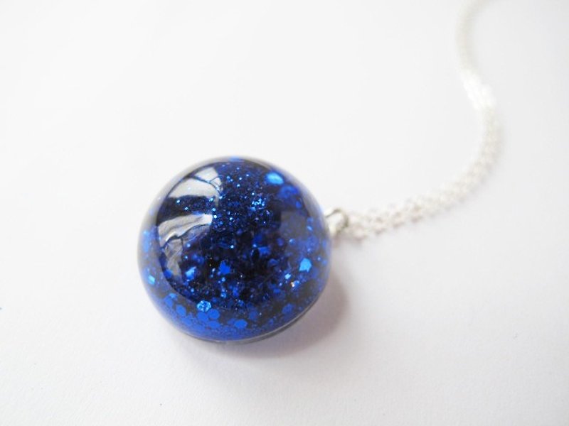 * Rosy Garden * serene sky dark blue sequined water flow semicircular crystal glass necklace - Necklaces - Glass Blue
