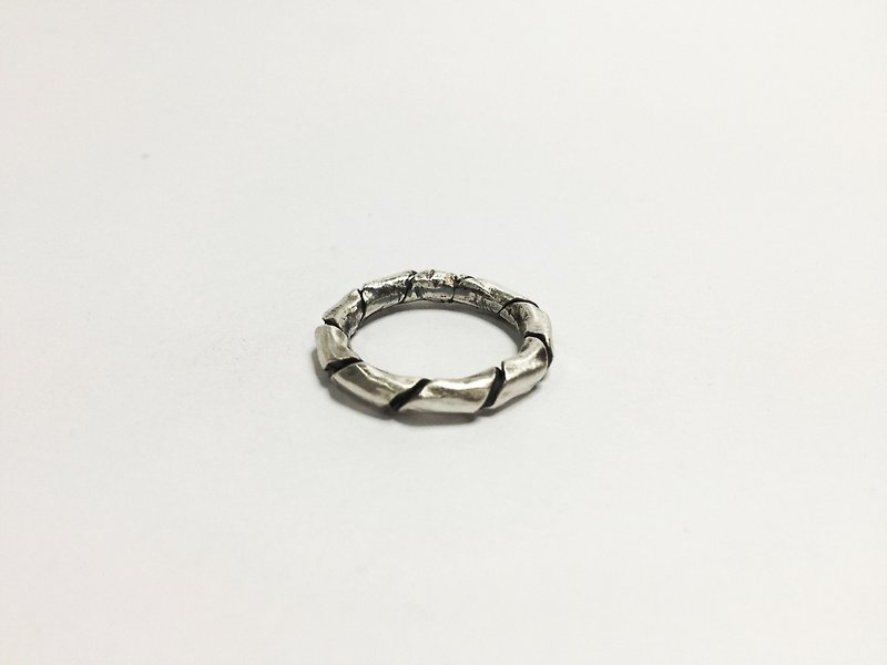 伊希多拉之二・純銀螺旋戒指 | Isidora - 戒指 - 其他金屬 灰色