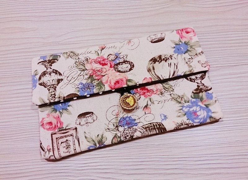 Cotton cloth hand-made book bags Passport Case napkin bag / pad bag / cosmetic bag / pouch - Toiletry Bags & Pouches - Other Materials Pink