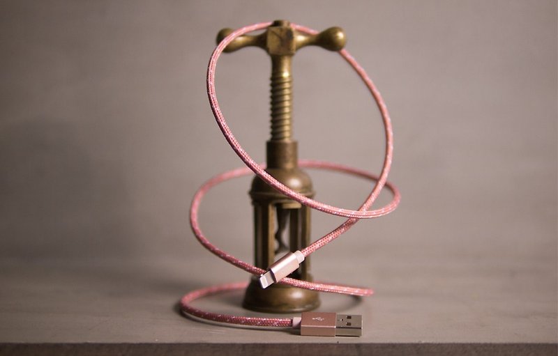 Alto 編織花紋 Lightning Cable- 粉紅/玫瑰金【無雷射雕刻】 - 行動電源/充電線 - 棉．麻 粉紅色