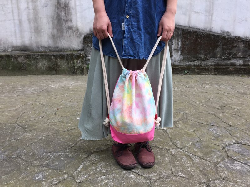 After the beam port backpack Drawstring beam port package hand-dyed tie-dye tie dye rendering - กระเป๋าหูรูด - วัสดุอื่นๆ สึชมพู