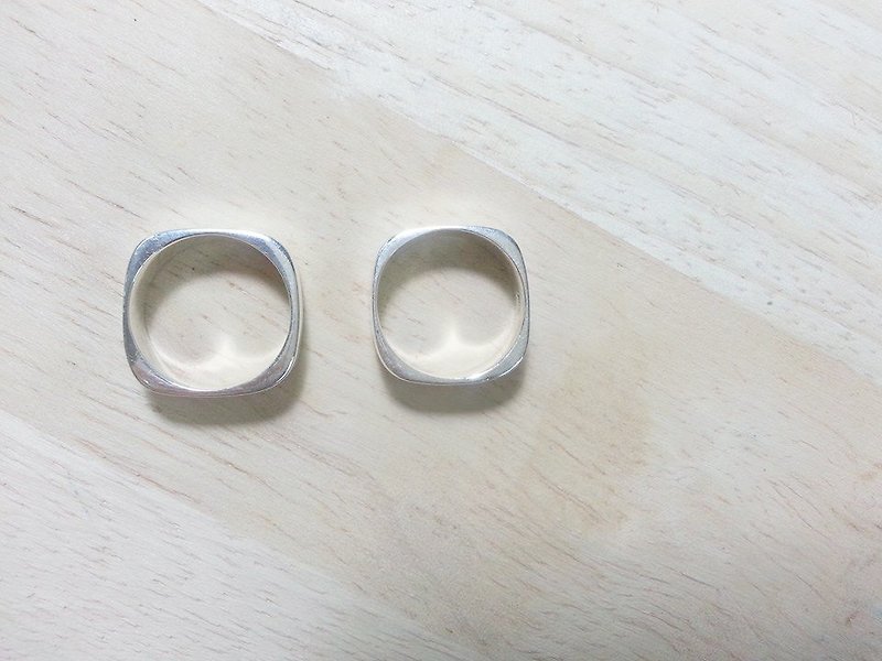 square ring - 戒指 - 其他金屬 灰色