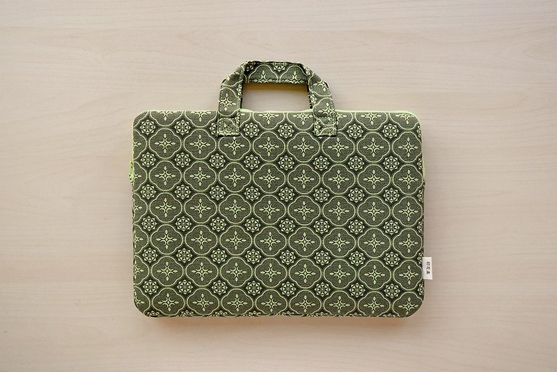 13 inch pen storage bag / glass Begonia / leaf green - Tablet & Laptop Cases - Other Materials 