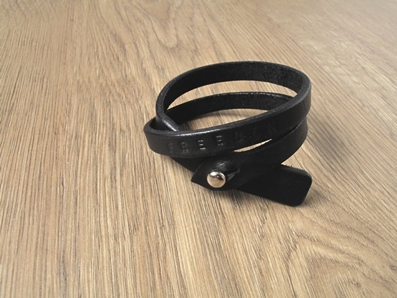 ROCK x Detour Handmade Leather Bracelet (Black) - สร้อยข้อมือ - หนังแท้ สีดำ