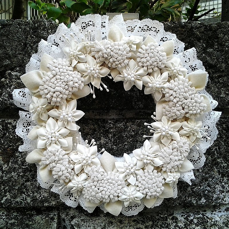 Muse 花團錦簇白色漸層手工小花圈 - 観葉植物 - その他の素材 ホワイト