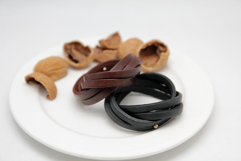 Psalm -chocolate passion Shipping Limited color -1.2cm + 1.8cm double leather bracelet combination around - เครื่องหนัง - หนังแท้ สีดำ