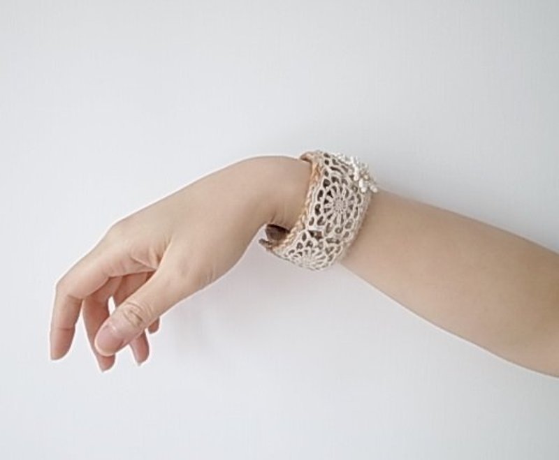 Crochet Lace Jewelry-Lace Fantasia I-Bangle - สร้อยข้อมือ - วัสดุอื่นๆ ขาว