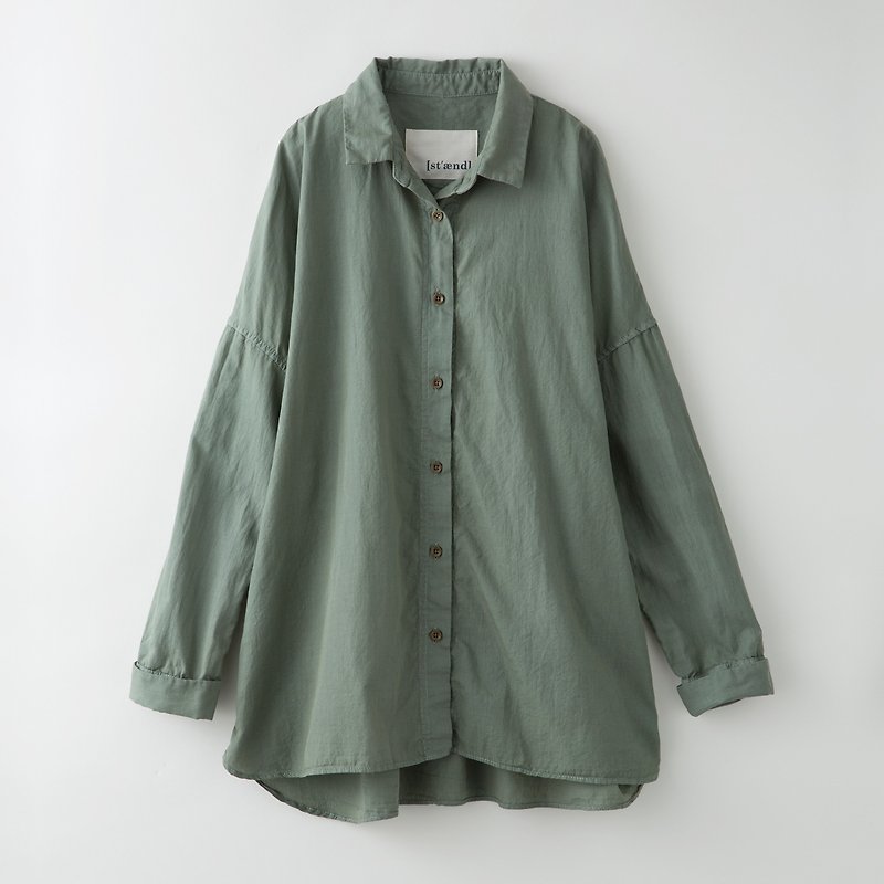 【Botanical dyed】 Olive dyed long sleeve drop shoulder shirt - เสื้อเชิ้ตผู้หญิง - วัสดุอื่นๆ สีเขียว