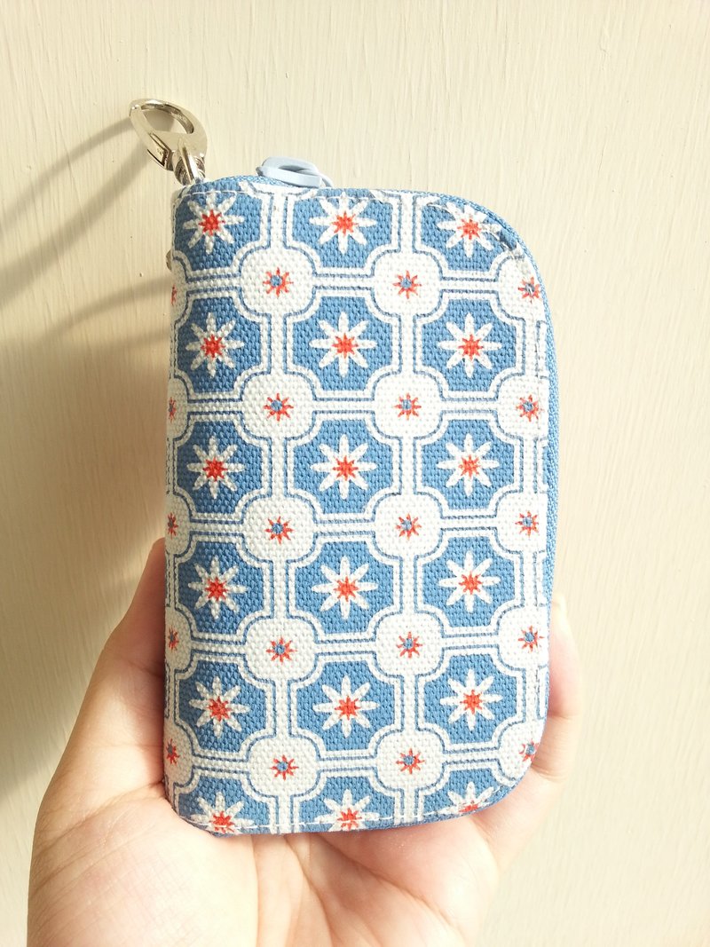 【聖誕節交換禮物 Merry Christmas】Key Case-印花樂手印帆布-老磁磚2號(藍) - 化妝包/收納袋 - 其他材質 藍色